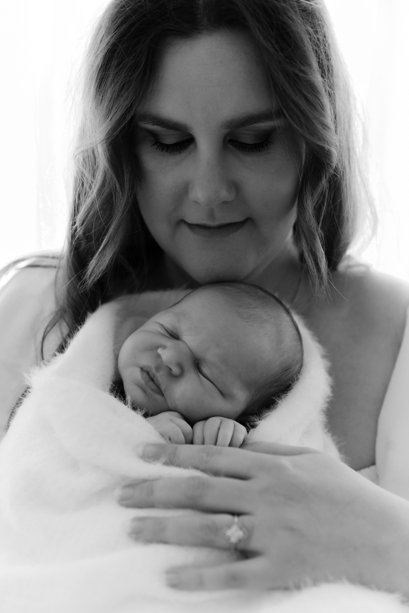 Favourite Mum Poses for Newborn sessions with Bree Hulme Photography Sydney northern beaches and north shore newborn photographer