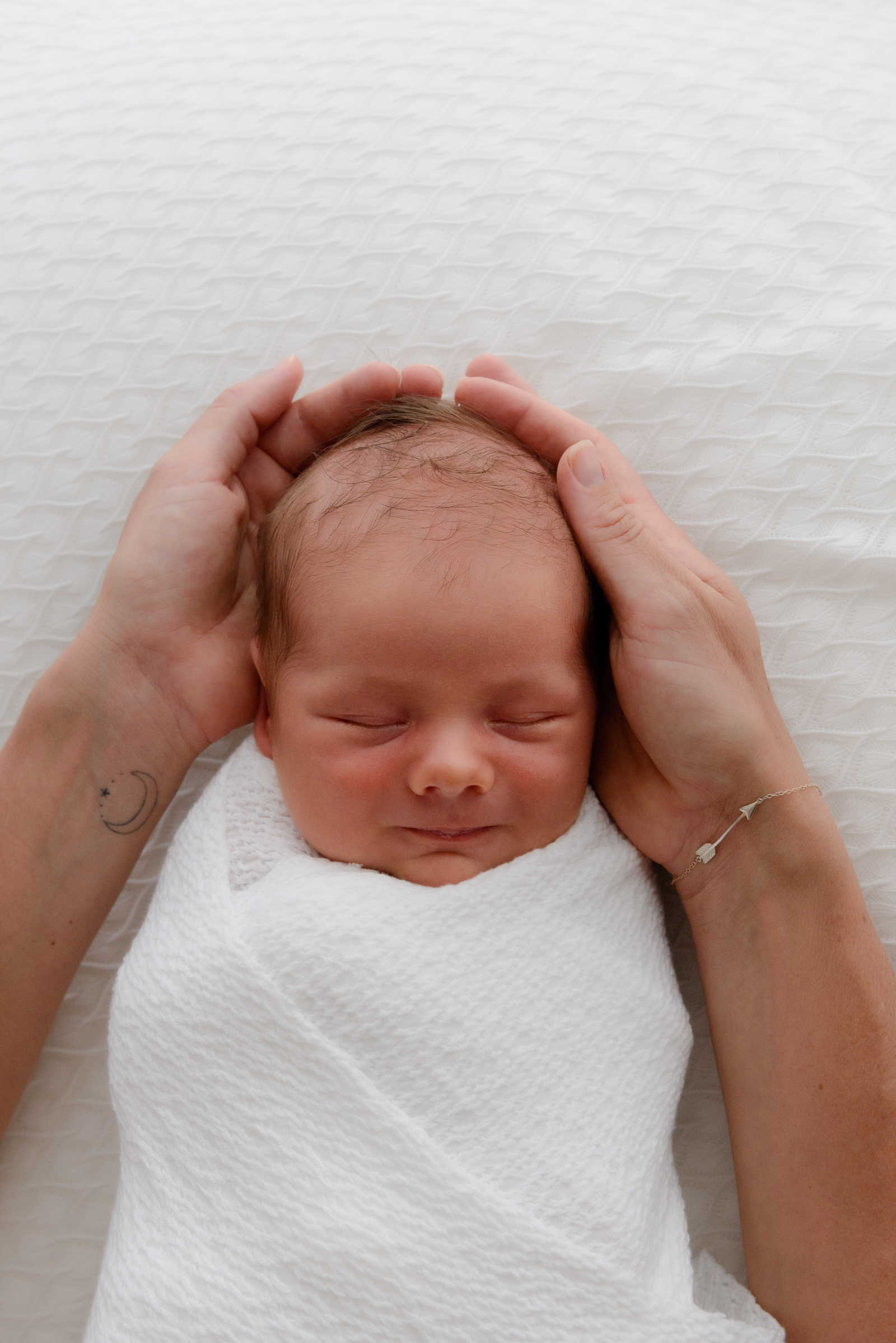 Favourite Mum Poses for Newborn sessions with Bree Hulme Photography Sydney northern beaches and north shore newborn photographer